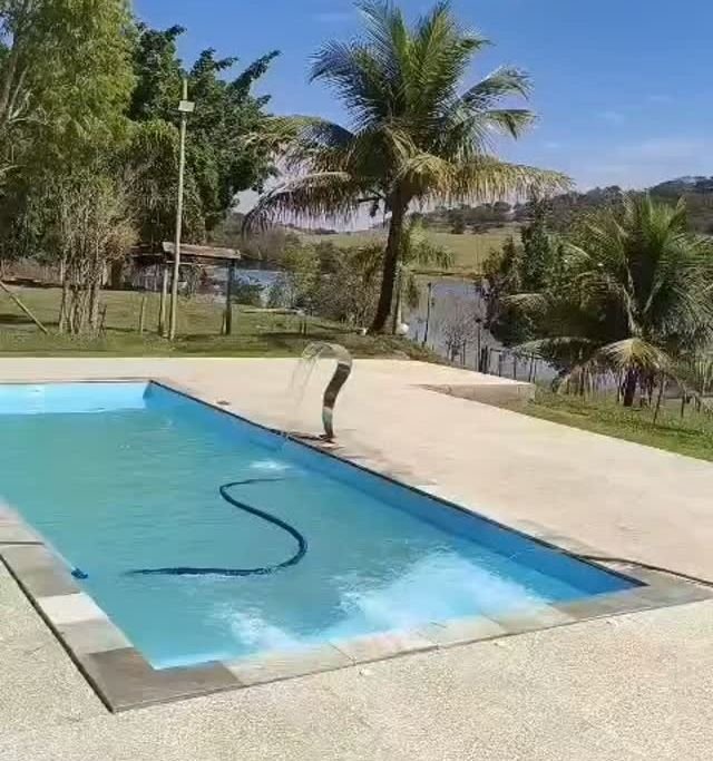 Piscina instalada em chácara