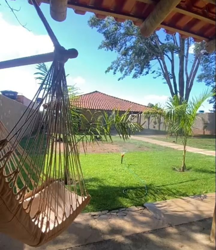 Área de lazer com piscina